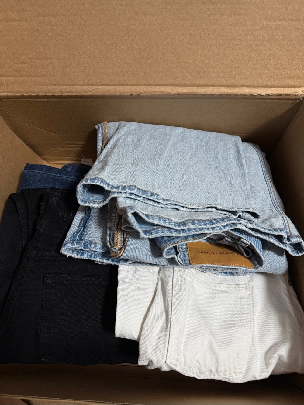 Box of Branded jeans size 4/27